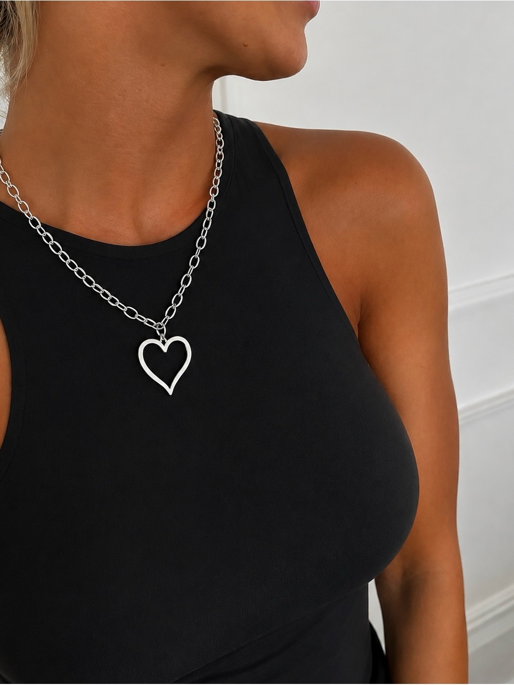 Silver Heart Pendant Chain Necklace - Women's Jewelry